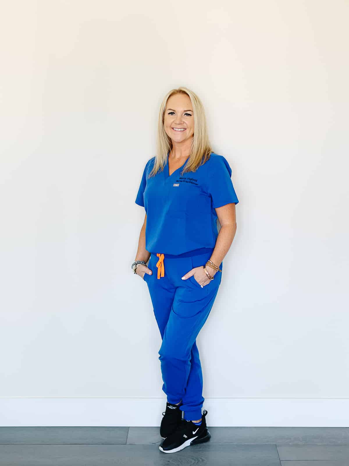 Meet successful business owner, Marcy Vigliotti, NP-C, an aesthetic nurse injector, medical wellness expert, and founder of Serafina Skin. In this post, she breaks down the 6 steps she took to take her journey into opening a Botox business!